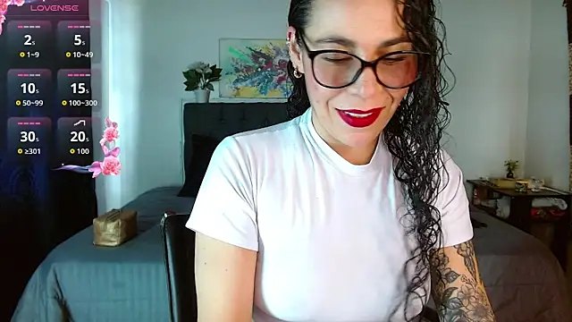 mia velvet1 online show from 24, 9, 2025