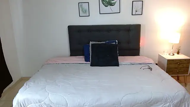 mia velvet1 online show from 26, 11, 2025