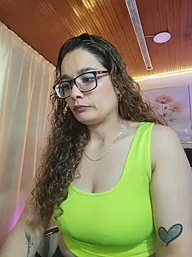 Snapshot of Rose_Thompson1 chatting on 2, 6, 2026 Rose Thompson1 online show from 2, 6, 2026