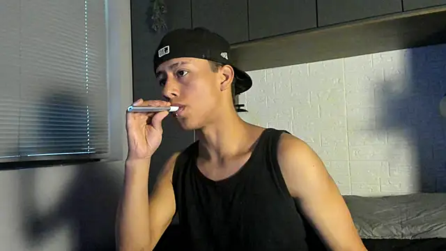 labrinthteasing online show from 22, 3, 2026