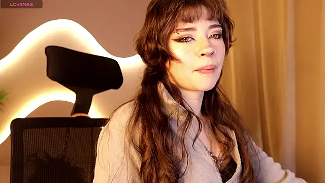 Miyuki wolf online show from 4, 3, 2026