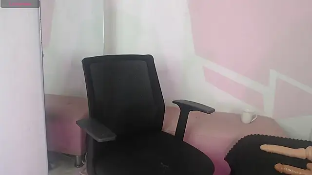 vicky bigboobs babe online show from 20, 4, 2026
