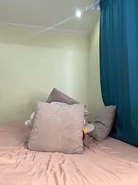 Snapshot of Ivelleee_ chatting on 8, 9, 2025 Ivelleee online show from 8, 9, 2025