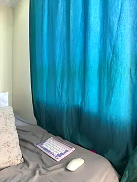 Snapshot of Ivelleee_ chatting on 28, 10, 2025 Ivelleee online show from 28, 10, 2025