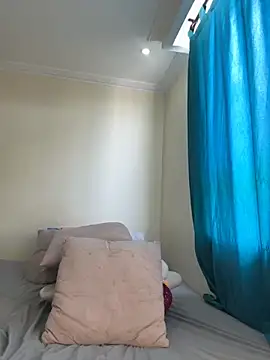 Snapshot of Ivelleee_ chatting on 19, 10, 2025 Ivelleee online show from 19, 10, 2025