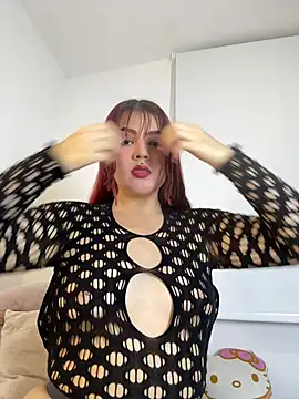 Snapshot of Ivelleee_ chatting on 26, 6, 2026 Ivelleee online show from 26, 6, 2026