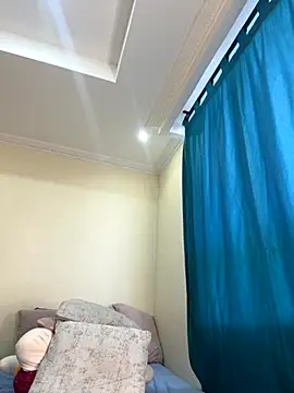 Snapshot of Ivelleee_ chatting on 17, 9, 2025 Ivelleee online show from 17, 9, 2025