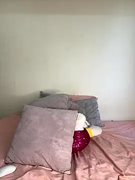 Snapshot of Ivelleee_ chatting on 12, 11, 2025 Ivelleee online show from 12, 11, 2025