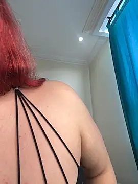 Snapshot of Ivelleee_ chatting on 25, 11, 2025 Ivelleee online show from 25, 11, 2025