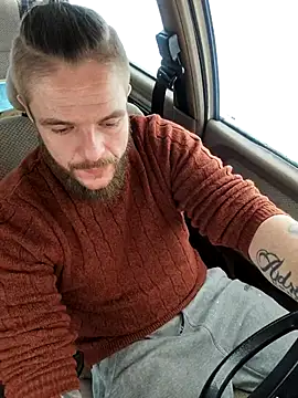 Snapshot of LucysSluttyHubby chatting on 15, 1, 2026 LucysSluttyHubby online show from 15, 1, 2026