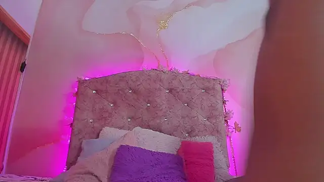 emily  sweet   online show from 12, 11, 2025