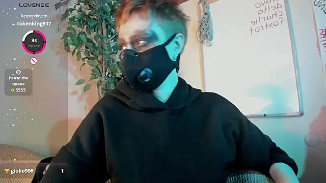 Snapshot of cos_operator chatting on 9, 11, 2025 cos operator online show from 9, 11, 2025