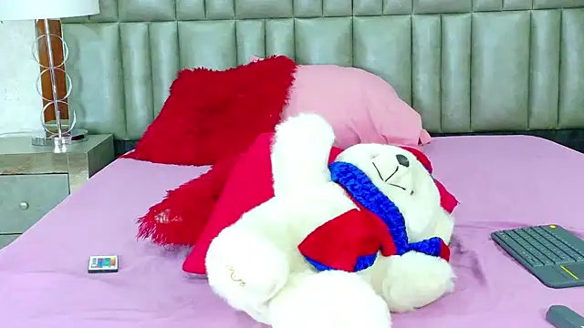 CamilaJohnston online show from 14, 9, 2025