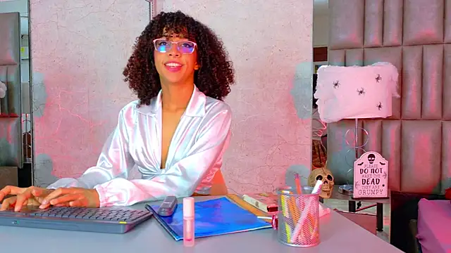 CamilaJohnston online show from 9, 10, 2025