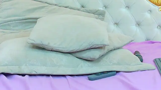 CamilaJohnston online show from 13, 12, 2025