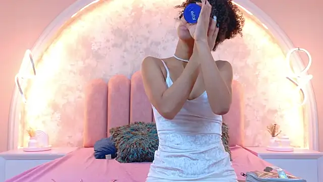 CamilaJohnston online show from 22, 10, 2025