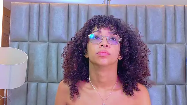 CamilaJohnston online show from 13, 4, 2026