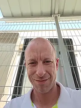 Snapshot of svenpfeifer chatting on 21, 6, 2026 svenpfeifer online show from 21, 6, 2026