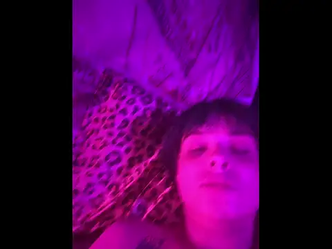 Snapshot of LoganPeny chatting on 19, 1, 2026 LoganPeny online show from 19, 1, 2026