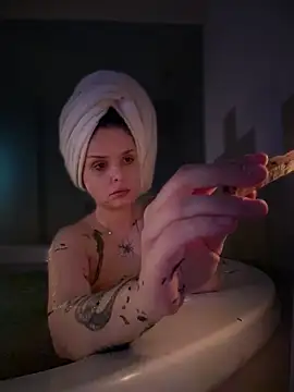 LoganPeny online show from 17, 12, 2025