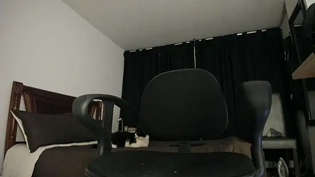 Hat girl online show from 15, 1, 2026