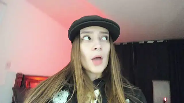 Hat girl online show from 20, 11, 2025