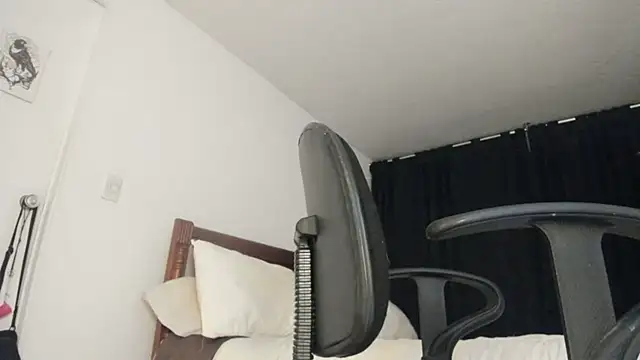 Hat girl online show from 15, 3, 2026