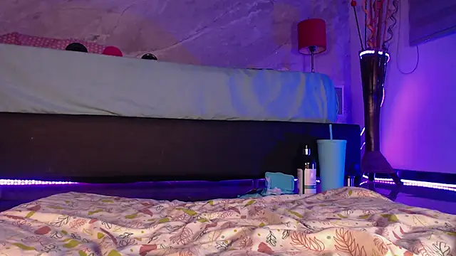 catmolly  online show from 20, 12, 2025