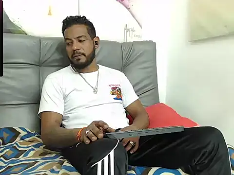 Snapshot of BladeFoxxx1 chatting on 13, 9, 2025 BladeFoxxx1 online show from 13, 9, 2025