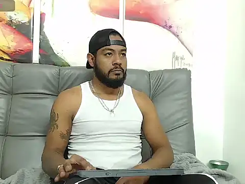 Snapshot of BladeFoxxx1 chatting on 8, 11, 2025 BladeFoxxx1 online show from 8, 11, 2025