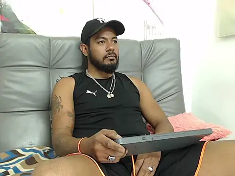 Snapshot of BladeFoxxx1 chatting on 2, 10, 2025 BladeFoxxx1 online show from 2, 10, 2025