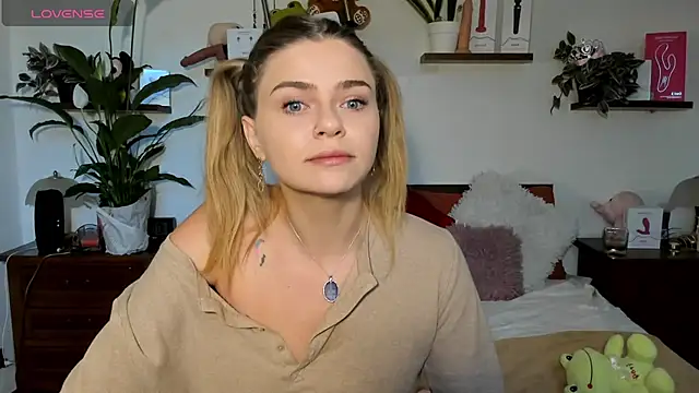 HaleyReedme online show from 19, 11, 2025