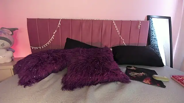 kitty-kryss online show from 5, 3, 2026