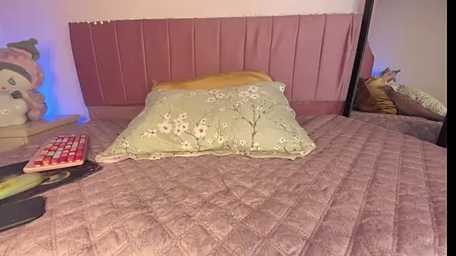 kitty-kryss online show from 22, 10, 2025