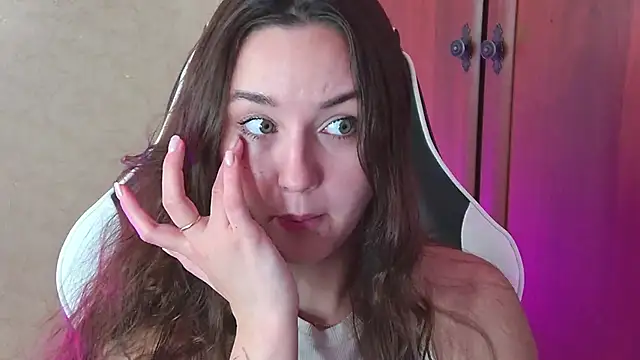 CherryTouss online show from 18, 4, 2026