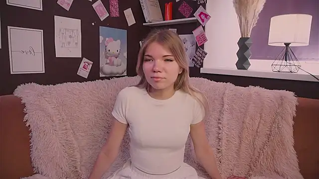 Snapshot of AinsleyBryan chatting on 19, 3, 2025 AinsleyBryan online show from 19, 3, 2025