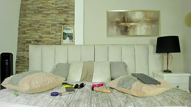 laura latinhot1 online show from 19, 12, 2025