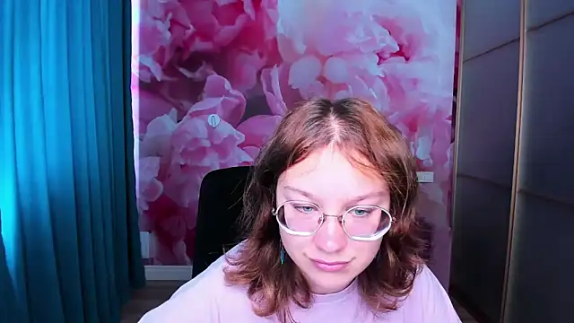 AngelinaLow online show from 14, 9, 2025