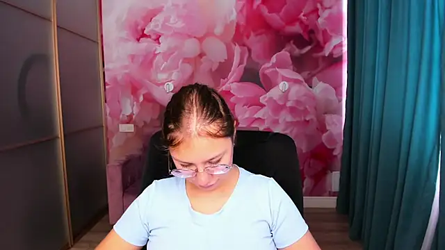 AngelinaLow online show from 21, 9, 2025