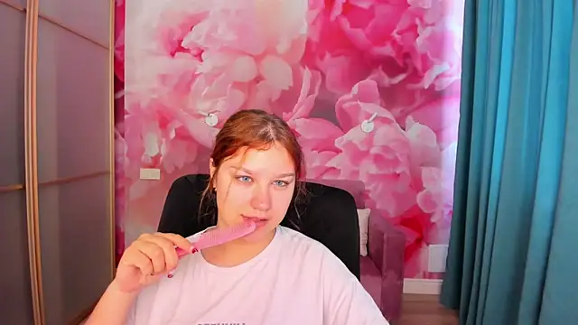 AngelinaLow online show from 17, 5, 2026
