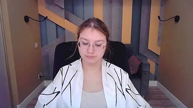 AngelinaLow online show from 16, 2, 2026