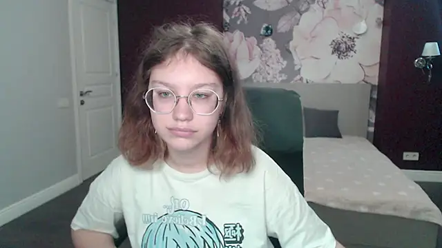 AngelinaLow online show from 18, 3, 2025