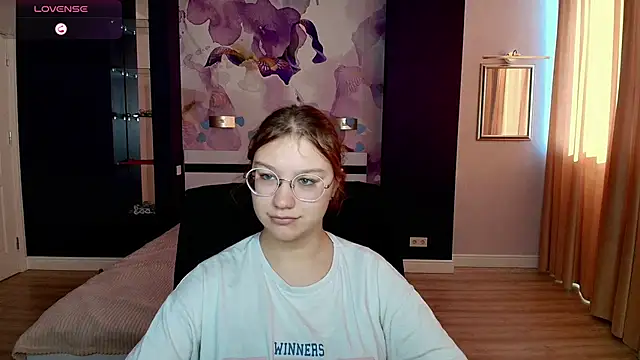 AngelinaLow online show from 21, 10, 2025