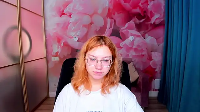 AngelinaLow online show from 21, 12, 2025