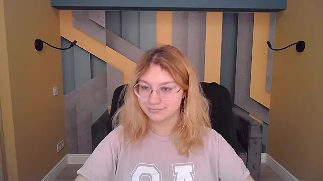 AngelinaLow online show from 5, 3, 2026