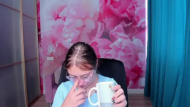 AngelinaLow online show from 23, 9, 2025