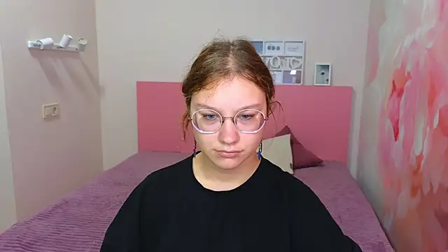 AngelinaLow online show from 9, 9, 2025