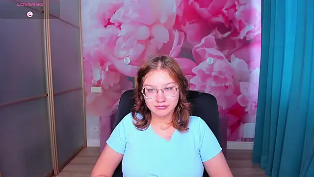 AngelinaLow online show from 23, 10, 2025