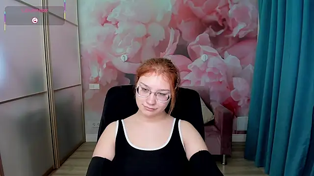 AngelinaLow online show from 4, 12, 2025