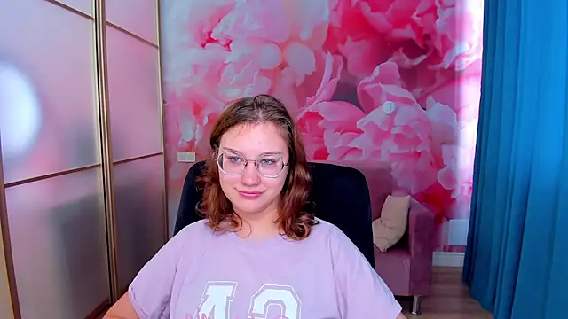 AngelinaLow online show from 21, 11, 2025